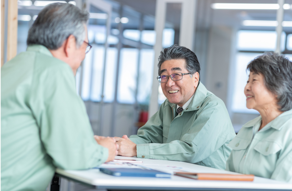 50代、60代のシルバー人材労働者